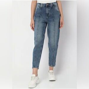 Mom Levi's Blue Ankle Cropped Jeans with Tapered Fit